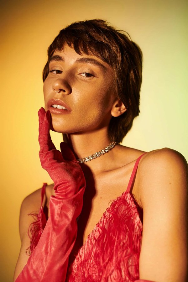 Quels types de bijoux en céramique sont adaptés pour une tenue de soirée?